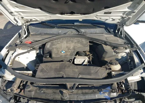 2014 BMW 328I xDrive z USA, uszkodzony, nr VIN WBA3B5C58EF599467